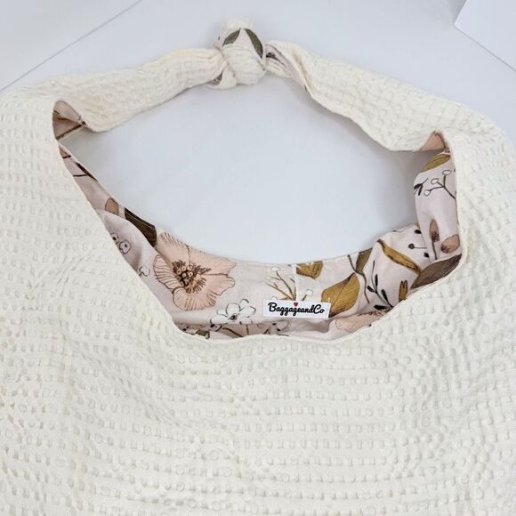 Baggagean and Co. Pink Floral Cream Waffle Knit Soft Reversible Fabric Hobo Bag - Picture 13 of 16